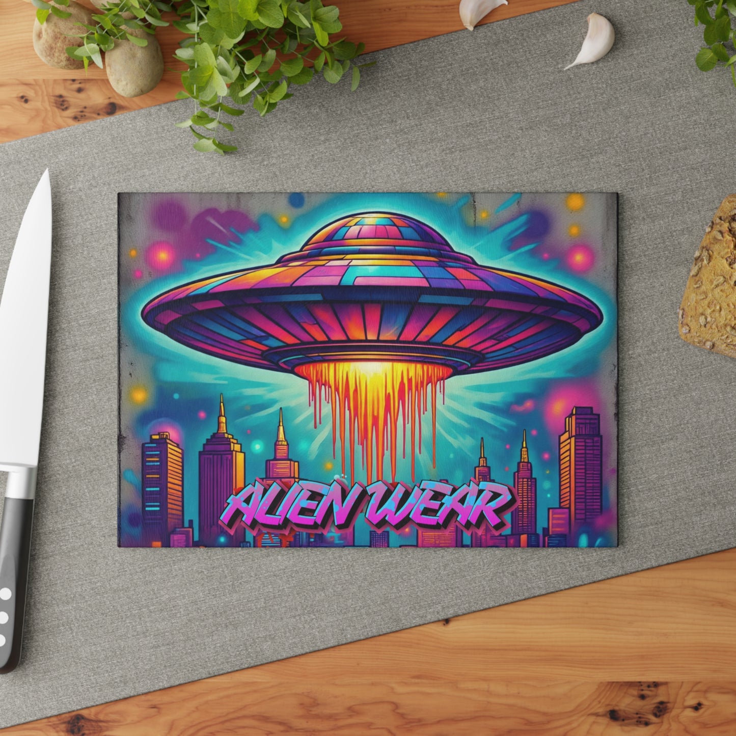 Alien-Themed Glass Cutting Board, Unique Kitchen Gift, Retro Decor, Cosmic Cooking Accessory, Fun Housewarming Present
